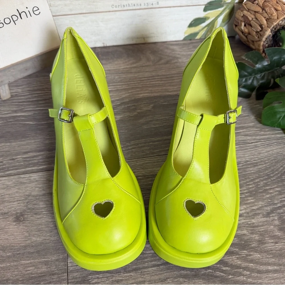 Doll’s Kill dELiA*s Hopscotch Kids Platform Heart T- Strap Mary Jane’s in Lime 9